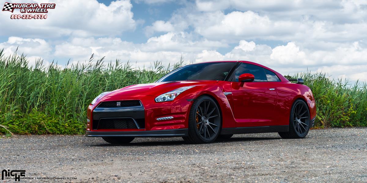 vehicle gallery/nissan gt r niche vicenza 21x105 Matte Black/Machined/DDT wheels and rims